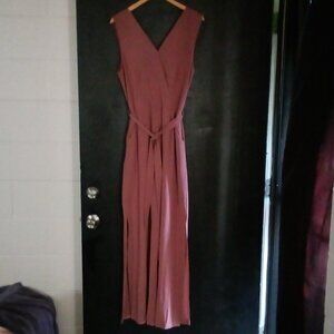 Elegant Sleeveless Jumpsuit in Mauve